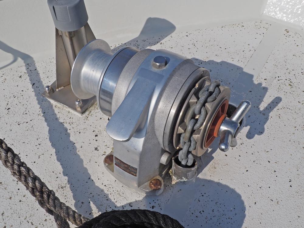  Deck equipment